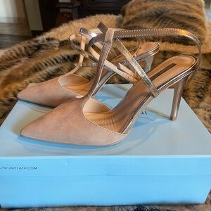 Antonio Milani heels nude color with gold ankle strap